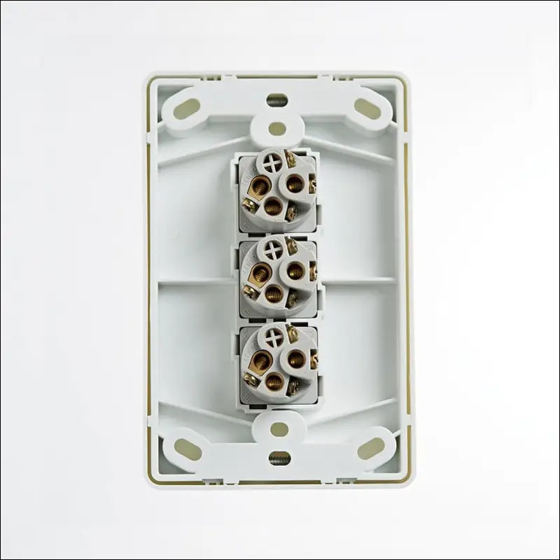 4C | Classic 3 Gang Switch 250V 16AX - Vertical - 10 Pack with 10 Free C-Clips