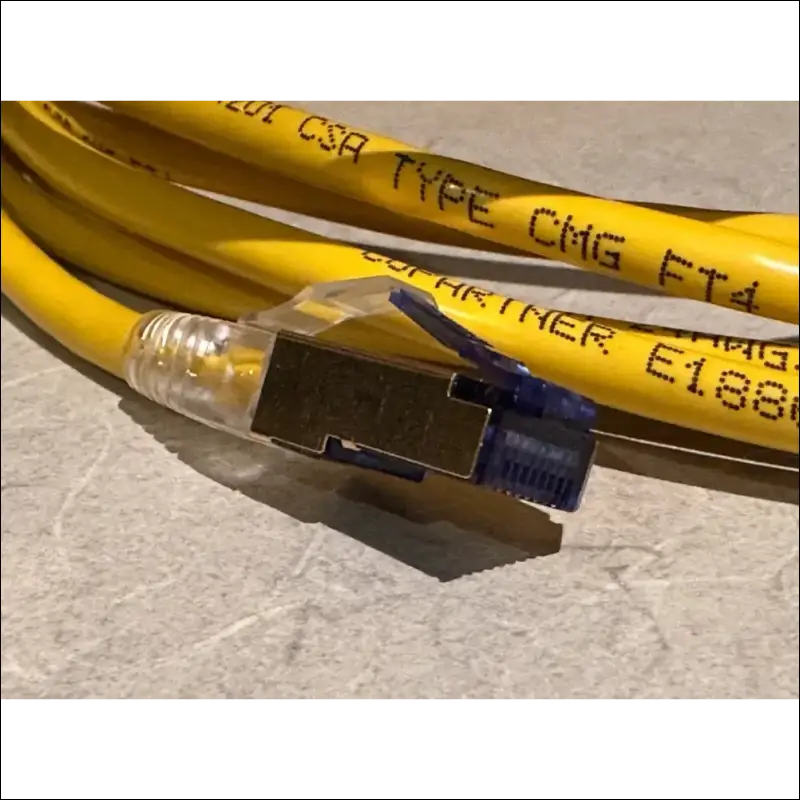 EC. 3 x ETHERNET CAT5E CABLES - VARIOUS LENGTHS - 1x5m 2x1.8m - (USED)