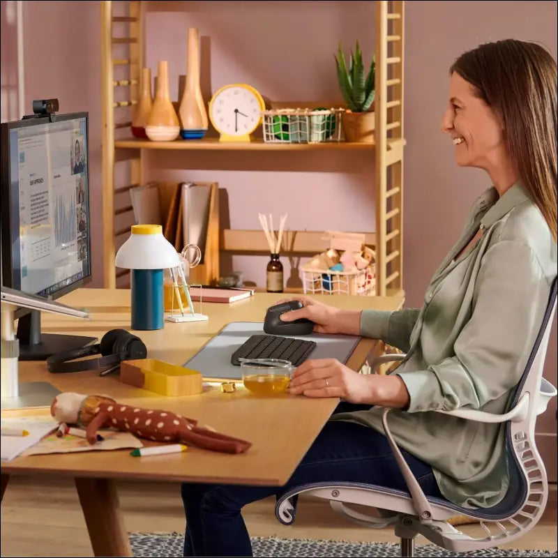 Logitech Lift Vertical Ergonomic Mouse, Wireless, Bluetooth or Logi Bolt USB receiver, Quiet clicks, 4 buttons, compatible with Windows/macOS/iPadOS, Laptop, PC - Graphite