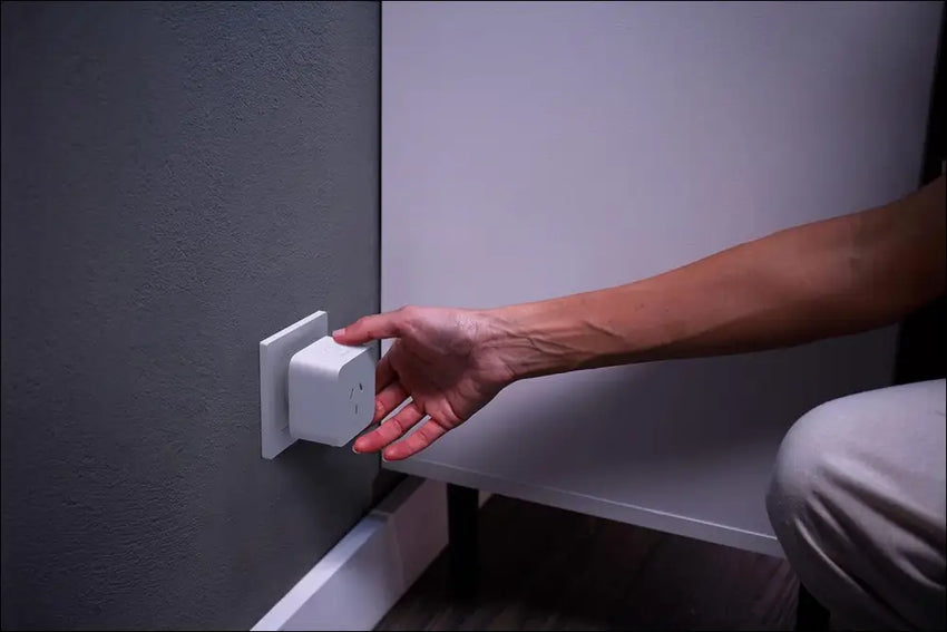 Philips Hue Smart Plug, Bluetooth & Bridge Compatible