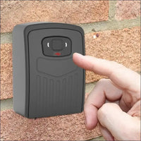 Simplified Outdoor Security Key Storage with Robust Weather Resistance and Easy Access Through The Tuya app