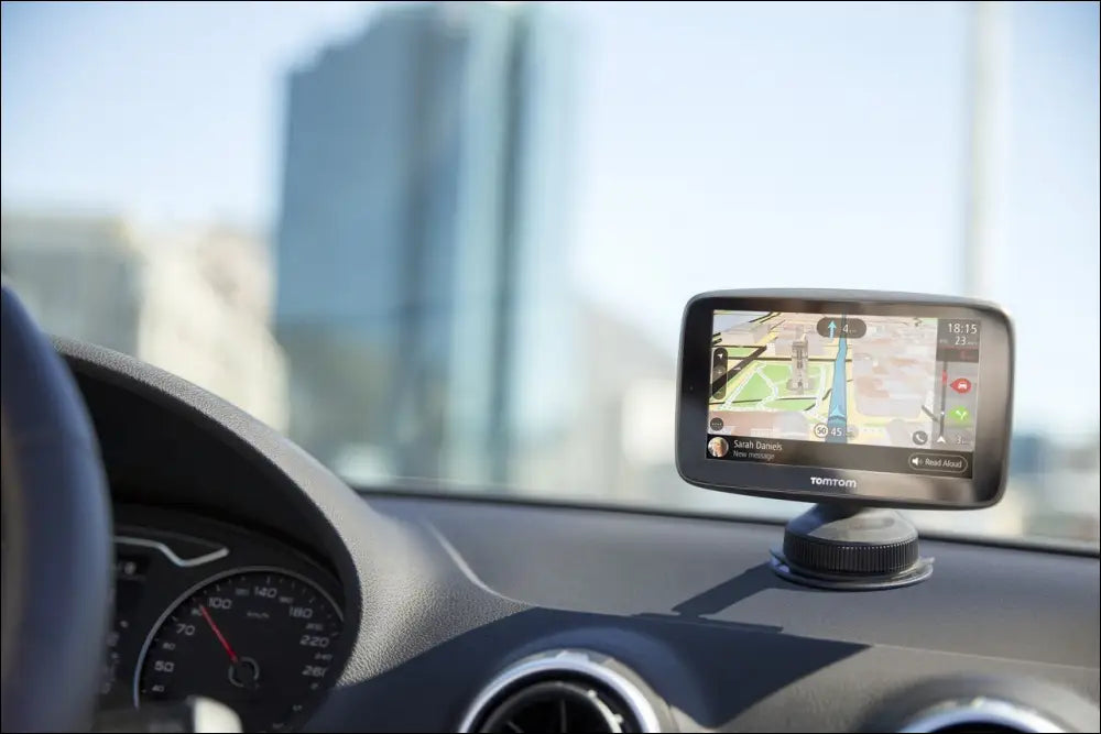 TomTom GO 620 (6 Pouces) - GPS Auto - Cartographie Monde, Trafic, Zones de Danger à Vie (via Smartphone) et Appel Mains-Libres