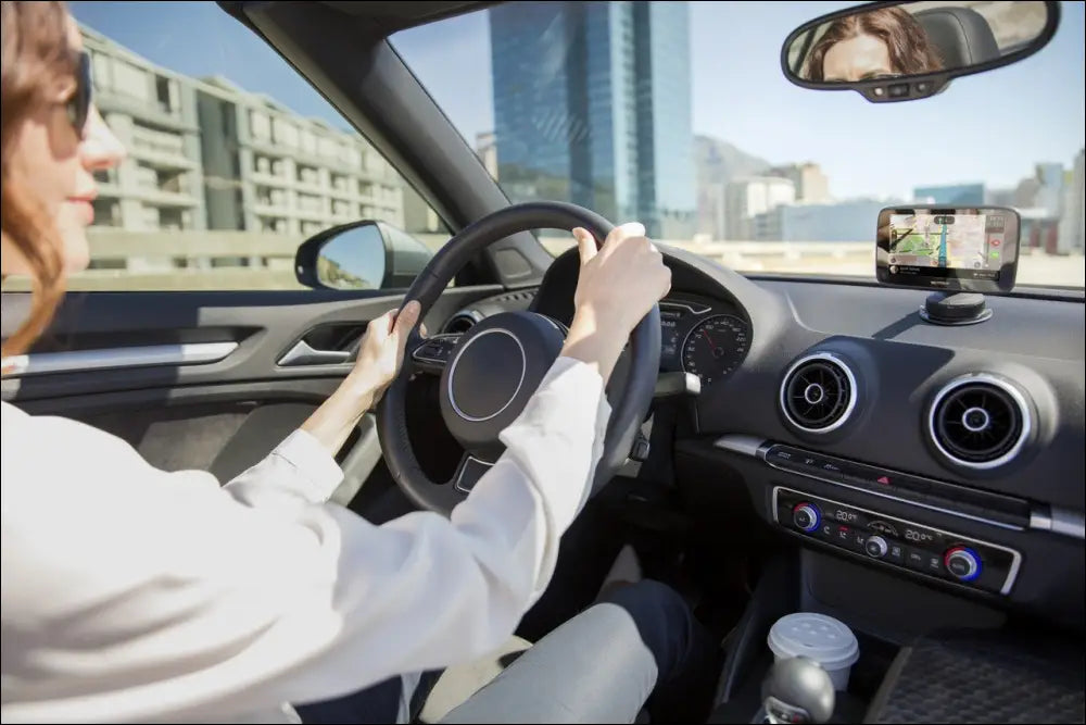 TomTom GO 620 (6 Pouces) - GPS Auto - Cartographie Monde, Trafic, Zones de Danger à Vie (via Smartphone) et Appel Mains-Libres