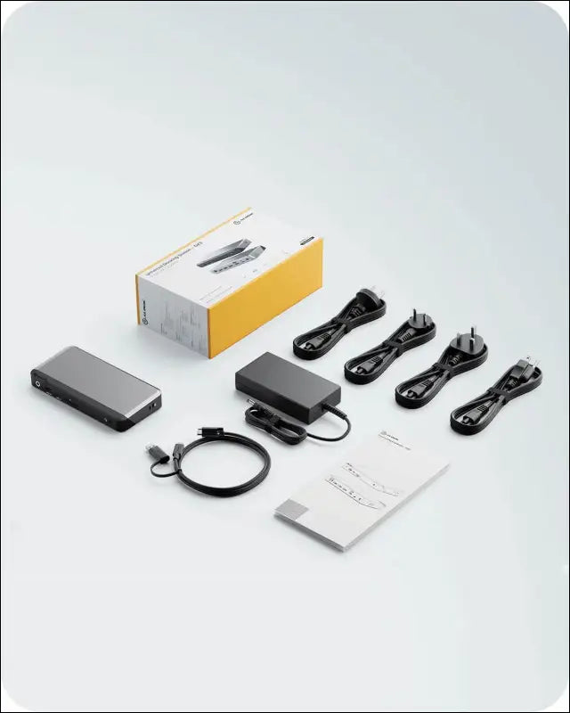 USB-C Triple 4K Docking Station with 100 W Power Delivery